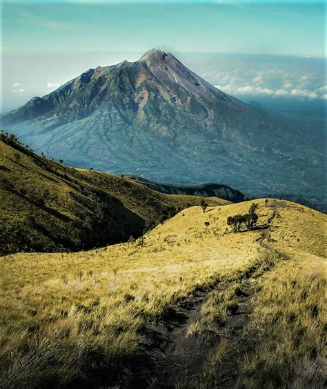 Mengatasi Masalah saat Melakukan Adventure: Gunung Merbabu Jawa Tengah